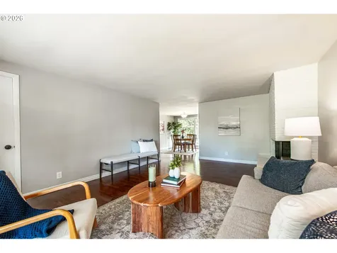 996 Sherwood Place Eugene OR 97401