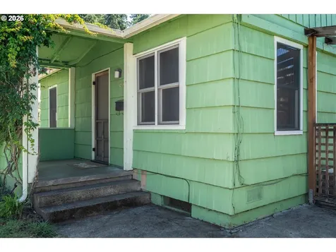 2570 Emerald Street Eugene OR 97403