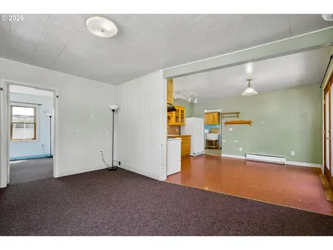 2570 Emerald Street Eugene OR 97403