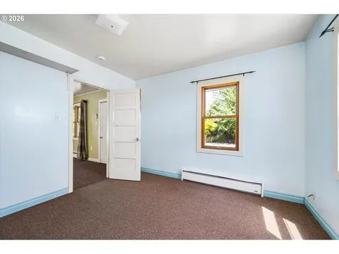 2570 Emerald Street Eugene OR 97403