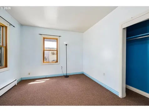 2570 Emerald Street Eugene OR 97403