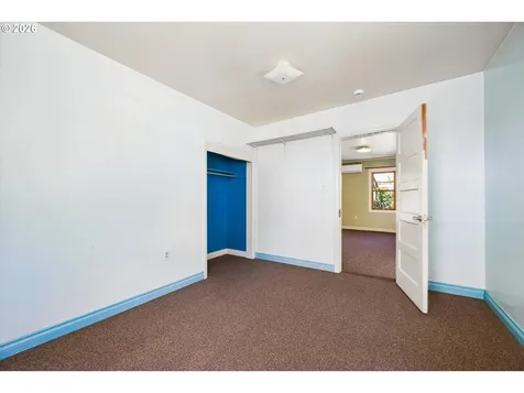 2570 Emerald Street Eugene OR 97403