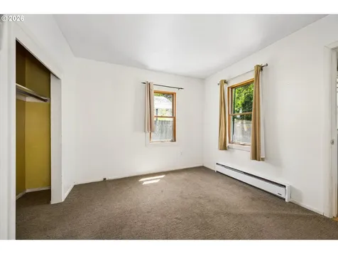 2570 Emerald Street Eugene OR 97403