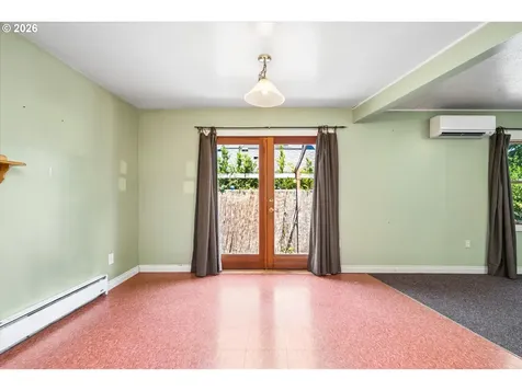 2570 Emerald Street Eugene OR 97403