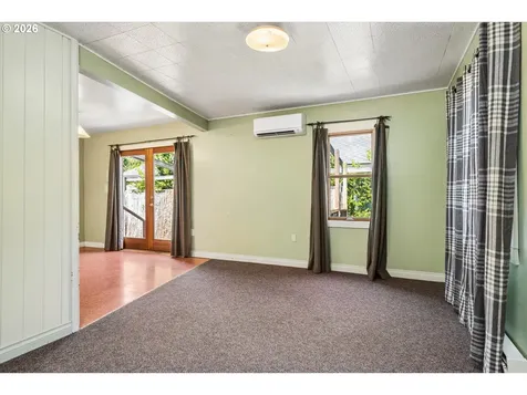 2570 Emerald Street Eugene OR 97403