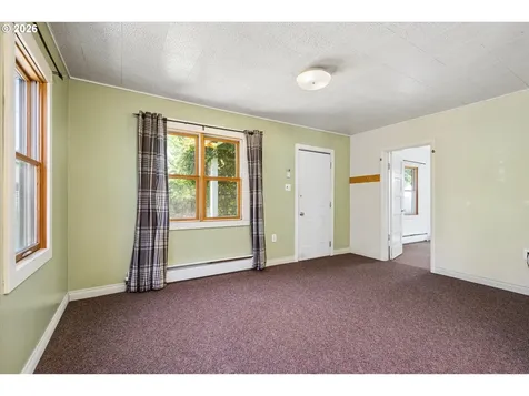 2570 Emerald Street Eugene OR 97403