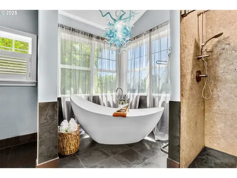 5690 Childs Road Lake Oswego OR 97035