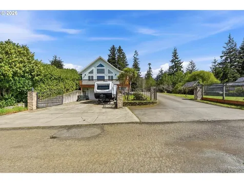 874 N Henry Street Coquille OR 97423