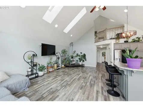 874 N Henry Street Coquille OR 97423