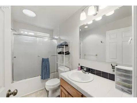874 N Henry Street Coquille OR 97423