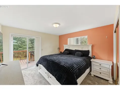 874 N Henry Street Coquille OR 97423