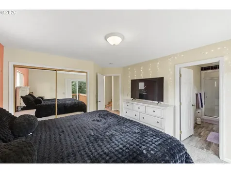 874 N Henry Street Coquille OR 97423