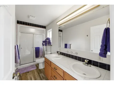 874 N Henry Street Coquille OR 97423
