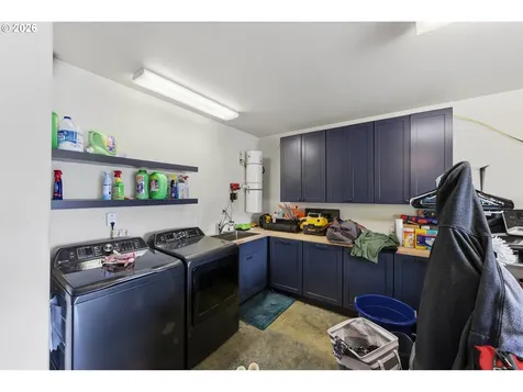874 N Henry Street Coquille OR 97423