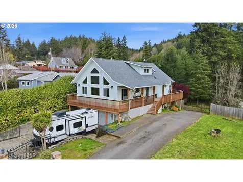 874 N Henry Street Coquille OR 97423