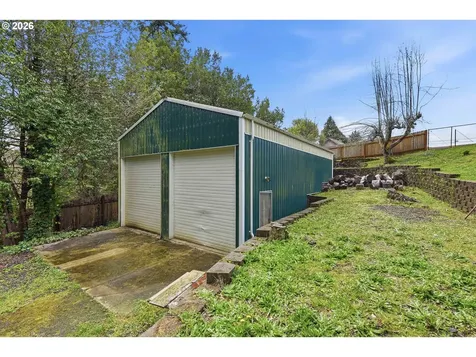 874 N Henry Street Coquille OR 97423
