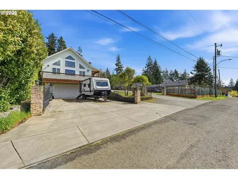 874 N Henry Street Coquille OR 97423