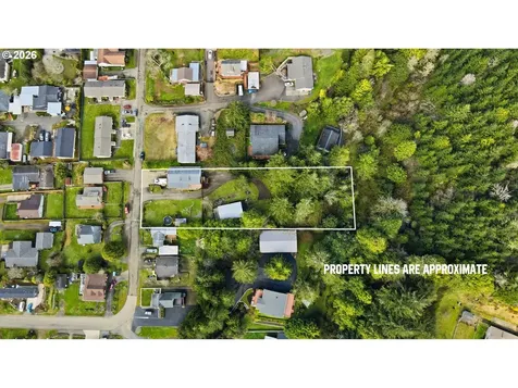 874 N Henry Street Coquille OR 97423