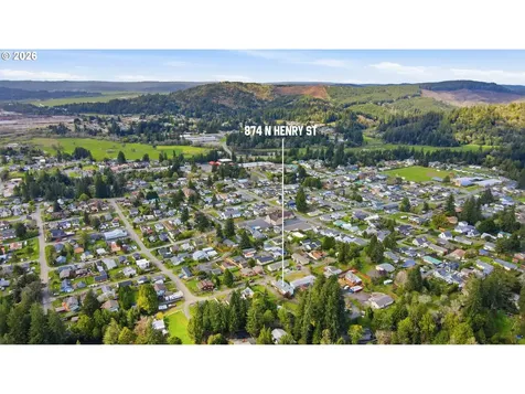874 N Henry Street Coquille OR 97423