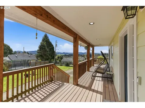 874 N Henry Street Coquille OR 97423