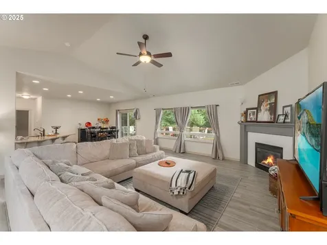 157 Pine Meadows Lane Roseburg OR 97471