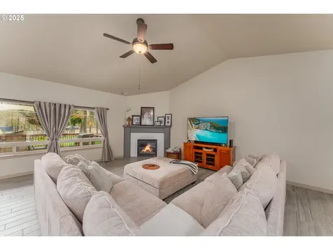 157 Pine Meadows Lane Roseburg OR 97471