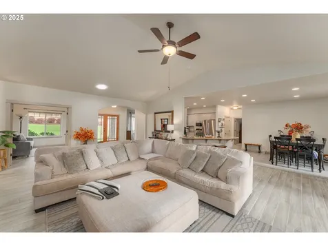 157 Pine Meadows Lane Roseburg OR 97471