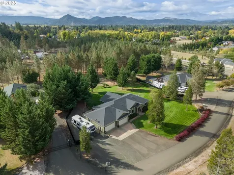 157 Pine Meadows Lane Roseburg OR 97471