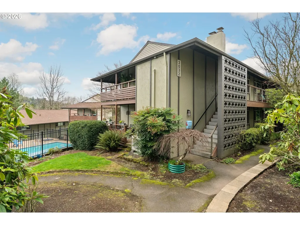 3032 SW Florida Court Portland OR 97219