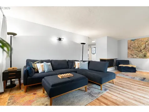 3032 SW Florida Court Portland OR 97219