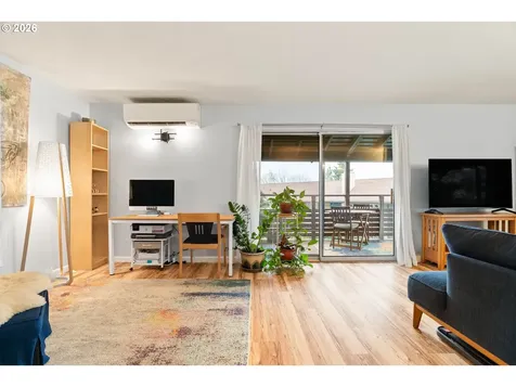 3032 SW Florida Court Portland OR 97219