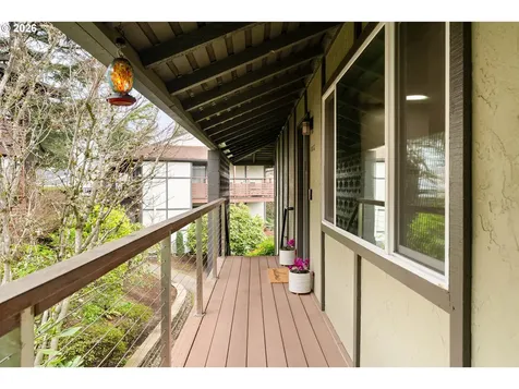 3032 SW Florida Court Portland OR 97219