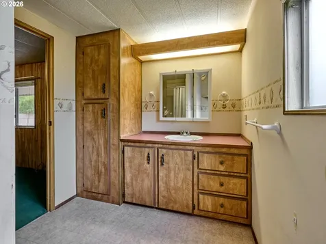 620 SE 2nd Avenue Canby OR 97013