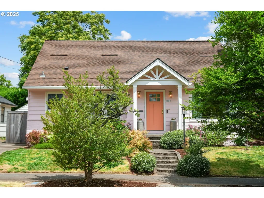 1825 SE Clatsop Street Portland OR 97202