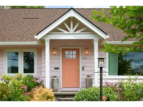 1825 SE Clatsop Street Portland OR 97202