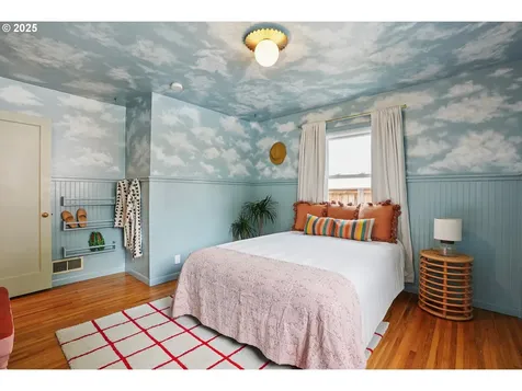 1825 SE Clatsop Street Portland OR 97202