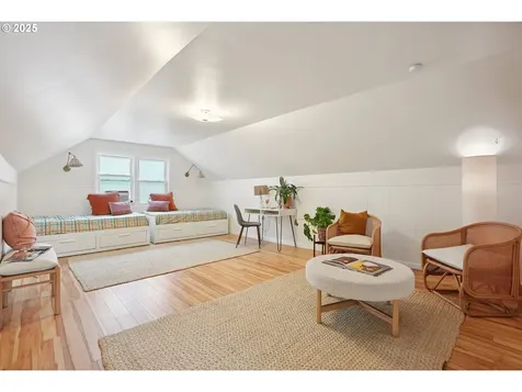 1825 SE Clatsop Street Portland OR 97202