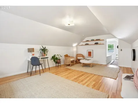 1825 SE Clatsop Street Portland OR 97202