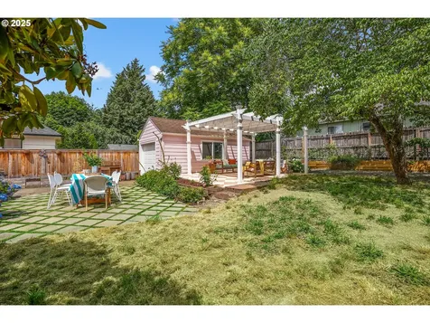1825 SE Clatsop Street Portland OR 97202