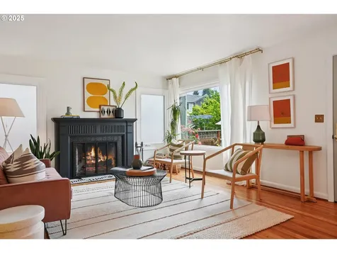 1825 SE Clatsop Street Portland OR 97202