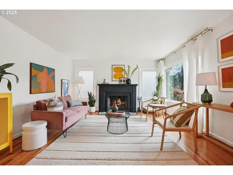 1825 SE Clatsop Street Portland OR 97202
