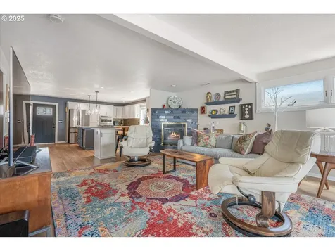 460 N Tomahawk Island Drive Portland OR 97217