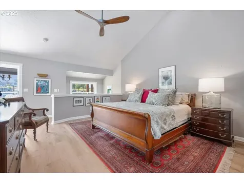 460 N Tomahawk Island Drive Portland OR 97217