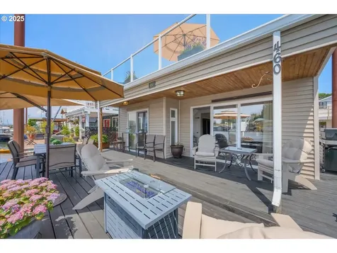 460 N Tomahawk Island Drive Portland OR 97217