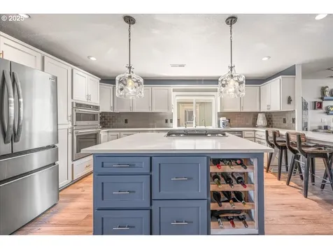 460 N Tomahawk Island Drive Portland OR 97217