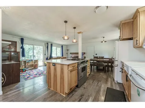 1075 SE Spruce Court Gresham OR 97080