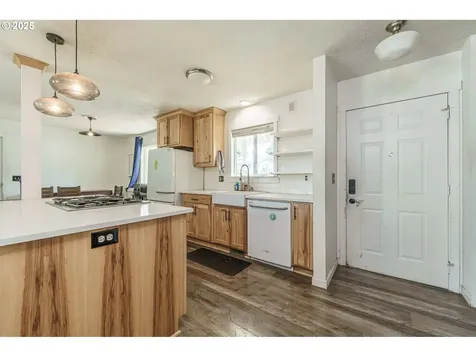 1075 SE Spruce Court Gresham OR 97080