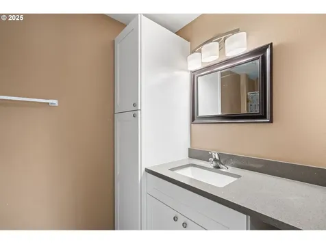 4407 NE 131st Avenue Vancouver WA 98682