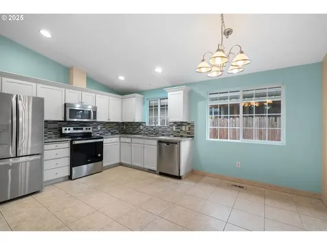 4407 NE 131st Avenue Vancouver WA 98682