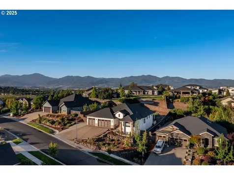 3656 Camina Drive Medford OR 97504